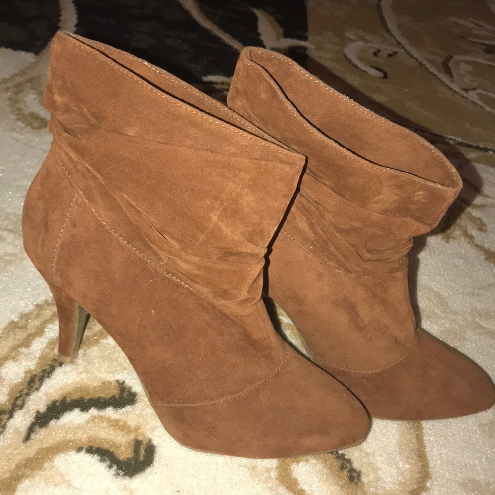 NEW Brown heel booties